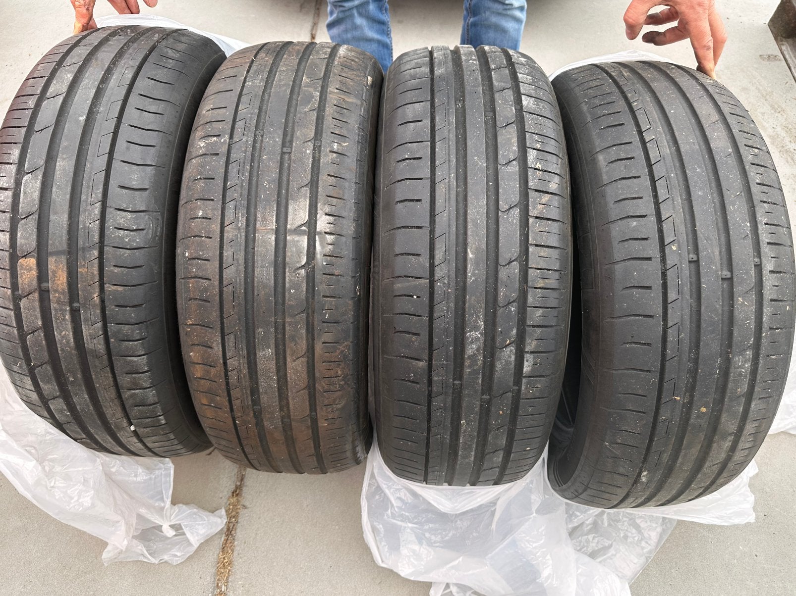 4x Gebruikte Giti GitiSynergy H2 Zomerbanden 215/55 R17, Auto-onderdelen, Banden en Velgen, Ophalen, 215 mm, 17 inch, Band(en)