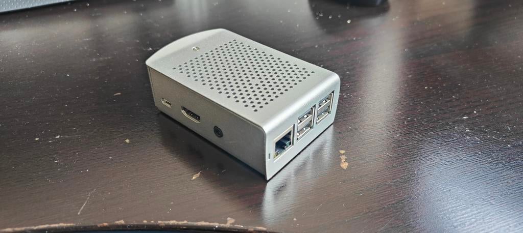 Raspberry Pi 3B - Mini Computer met Aluminium Behuizing, Computers en Software, Gebruikt, Minder dan 4 GB, Broadcom BCM2837, Minder dan 2 Ghz