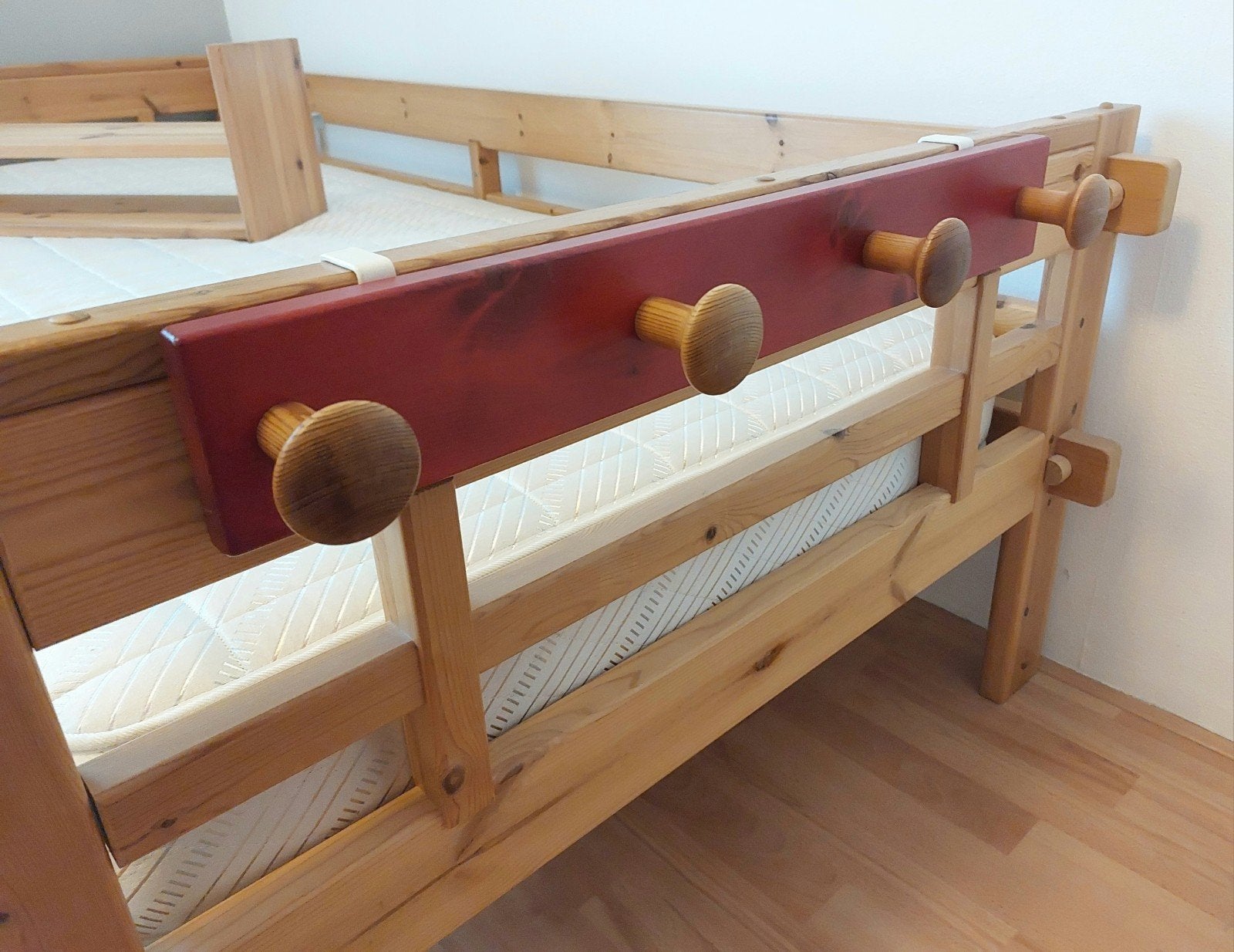 Lifetime kapstok rood hout 65 cm, Ophalen of Verzenden, Zo goed als nieuw, Minder dan 100 cm, Kinderkapstok