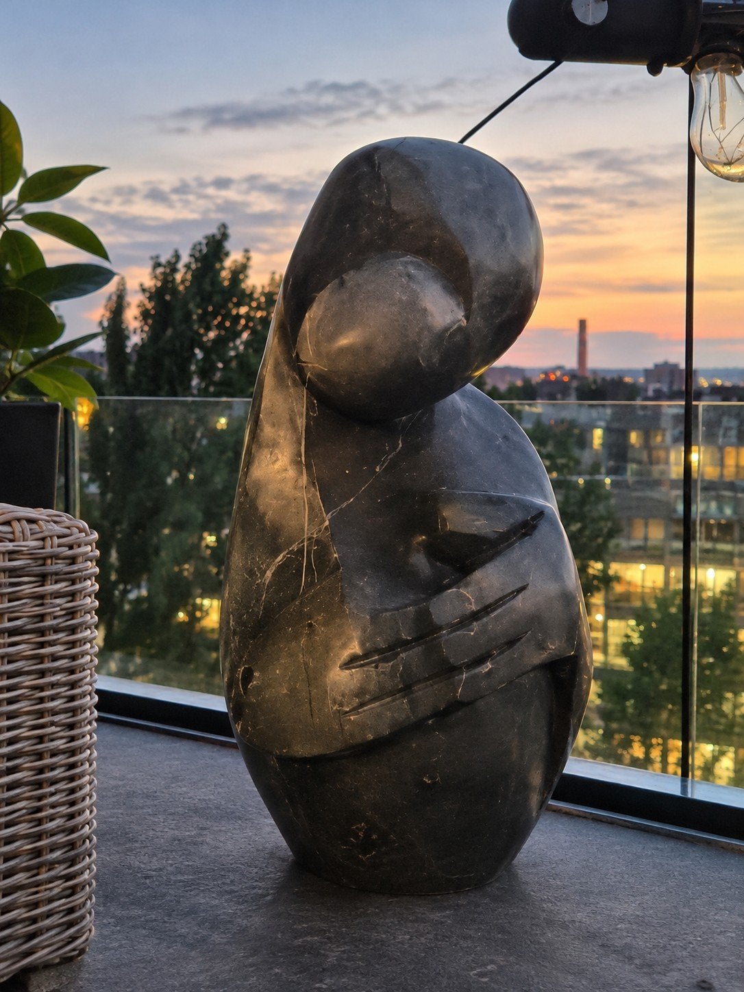 Uniek handgemaakt natuurstenen kunstbeeld - Omhelzing, Ophalen, Handgemaakt, 20 - 50 cm, Steen of Keramiek