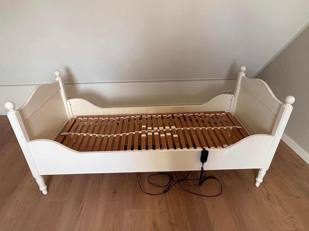 Houten bed eenpersoonsbed met elektrische lattenbodem 80x200, Kinderen en Baby's, Kinderkamer | Bedden, Ophalen, 85 tot 100 cm