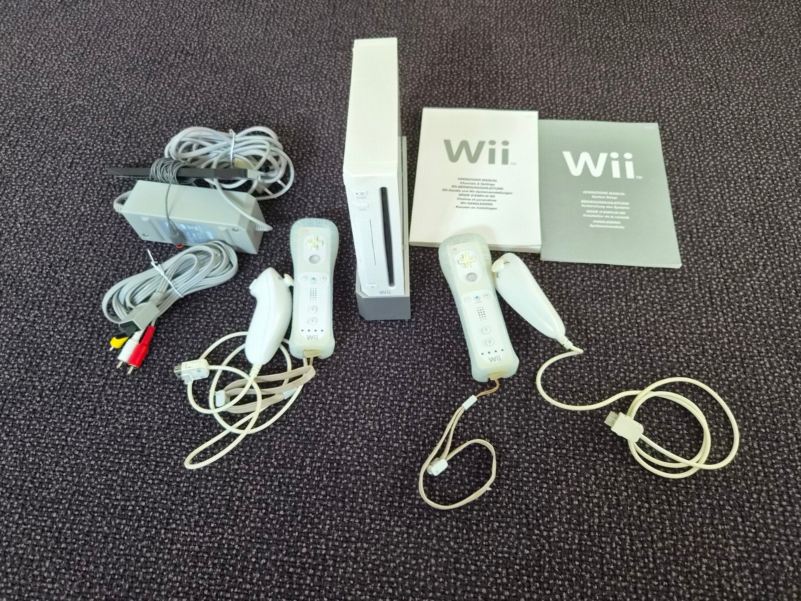 Wii Console Bundel: 7 Spellen, Family Trainer & Wii Fit, Ophalen, Gebruikt, Met 2 controllers, Met games