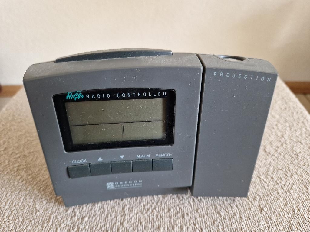 radiogestuurd klokje, Ophalen, Zo goed als nieuw, Digitaal, Wekker of Tafelklok
