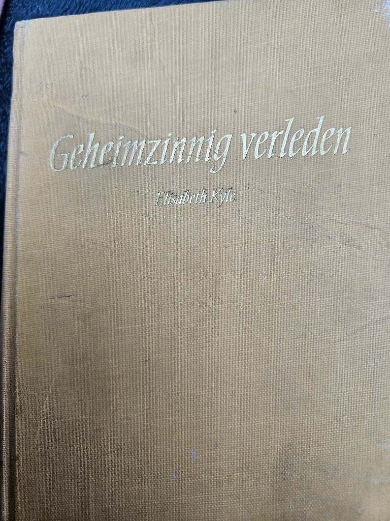 Elisabeth Kyle - Geheimzinnig verleden, Ophalen of Verzenden, Gelezen