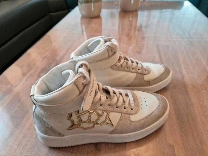 Guess sneaks maat 37 (2x gedragen), Guess, Beige, Ophalen of Verzenden, Sneakers of Gympen