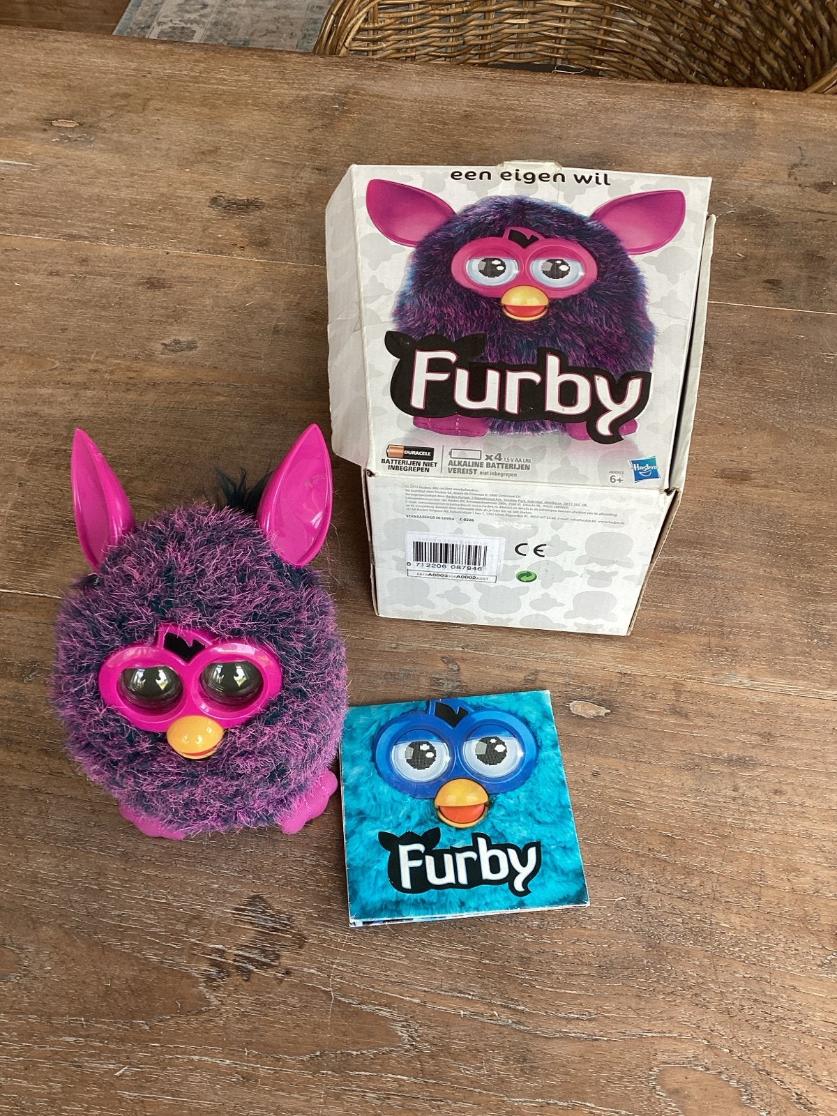 Furby 2012 paars met roze oren en originele doos, Ophalen, Gebruikt, Jongen of Meisje