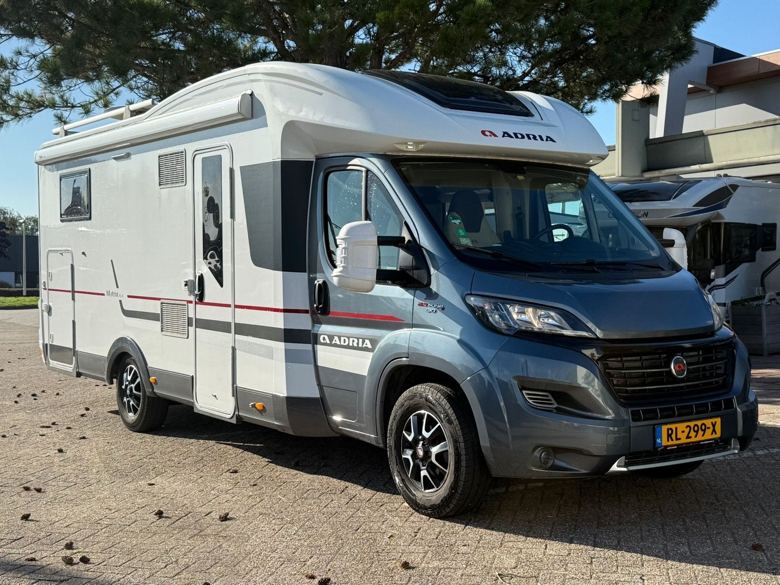 Adria Matrix 670 SBC 2018/ Levelsysteem & Airco, Ringverwarming, Fiat, Boiler, Adria
