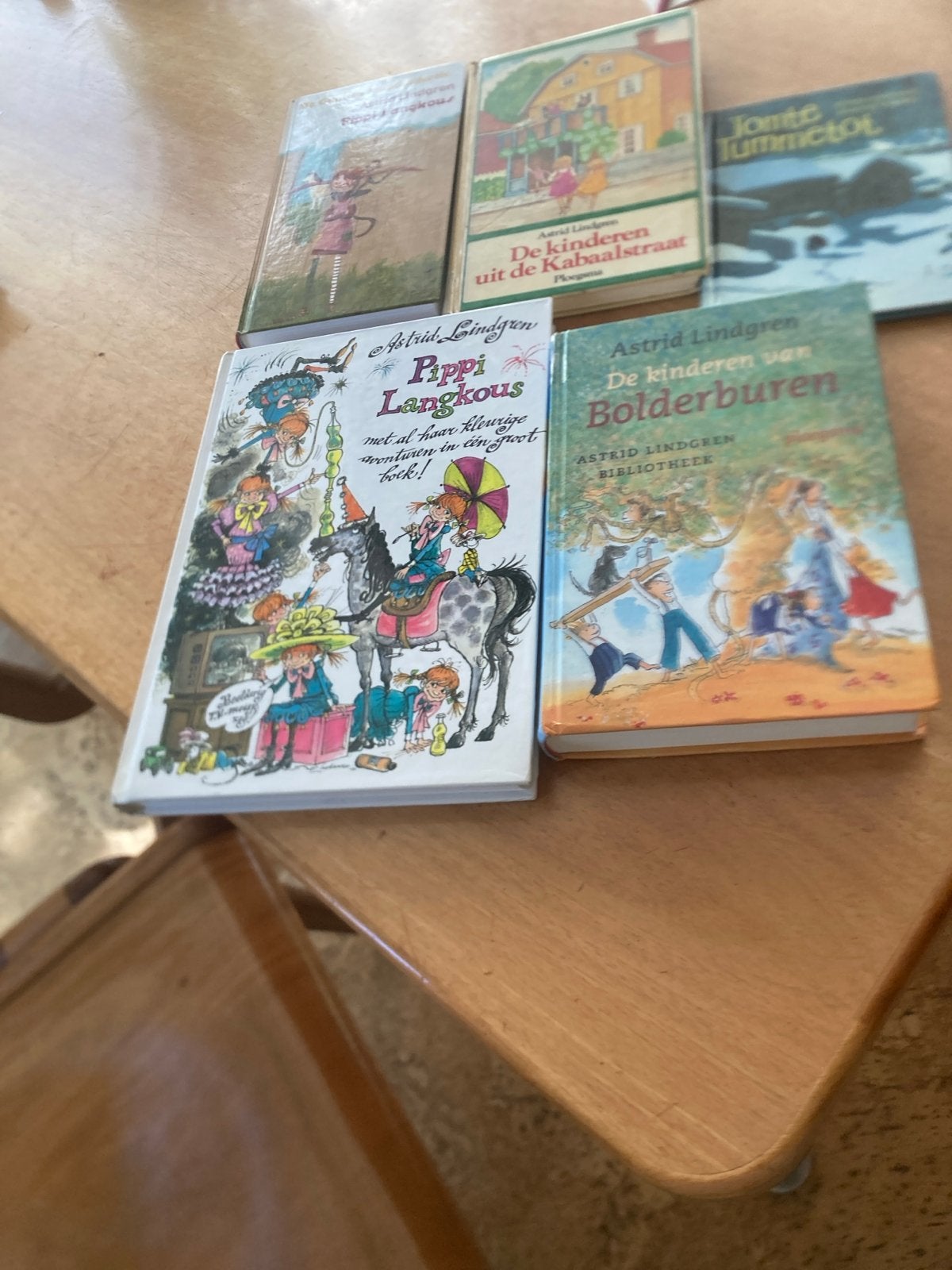 5 boeken astrid lindgren, Ophalen of Verzenden, Gelezen, Fictie algemeen