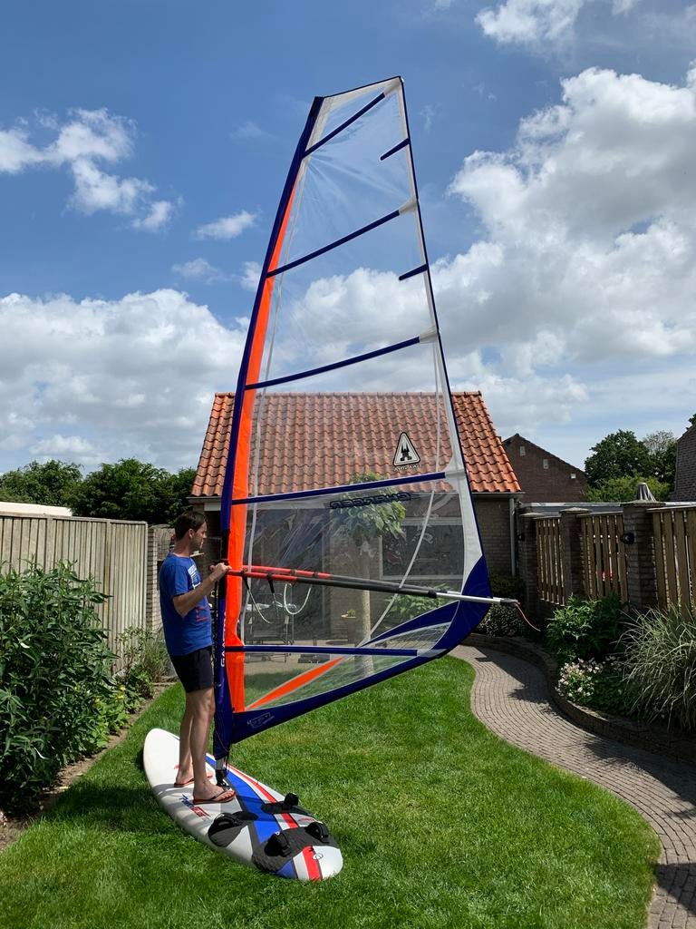 Windsurfset compleet: plank, zeil, mast, giek en meer, Ophalen, 250 tot 300 cm, Gebruikt, Met vin(nen)