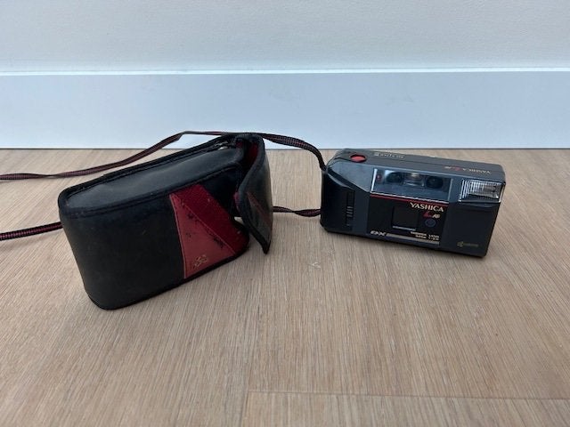Yashica L AF point & shoot camera met tasje, Ophalen of Verzenden, Gebruikt, Compact, Overige Merken