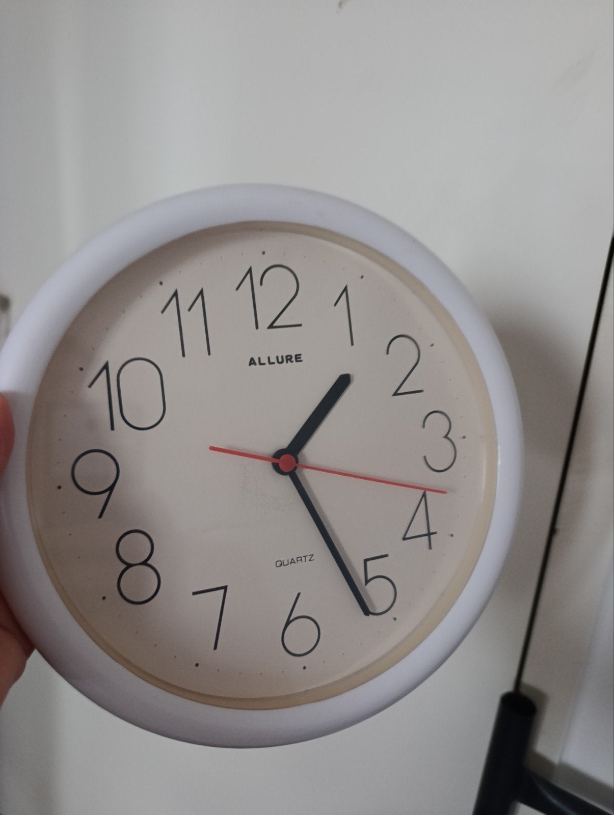 Wandklok "Allure" Quartz, Ophalen