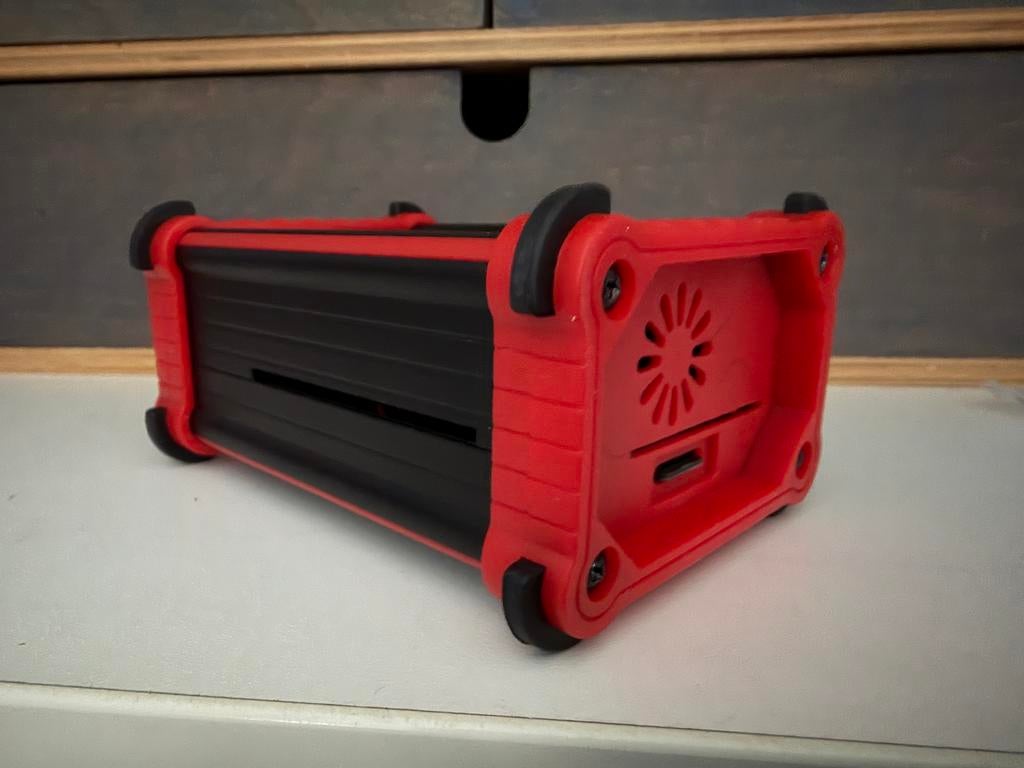 Raspberry Pi 4 Model B in robuuste behuizing, Ophalen of Verzenden, Gebruikt, 4 GB, Minder dan 2 Ghz