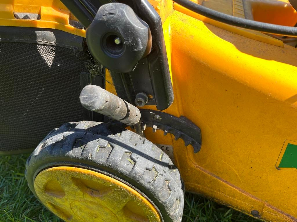 Stiga benzine grasmaaier 55cm, Tuin en Terras, Grasmaaiers, Gebruikt, Benzine-grasmaaier, 50 cm of meer, Cirkelmaaier, Opvangzak