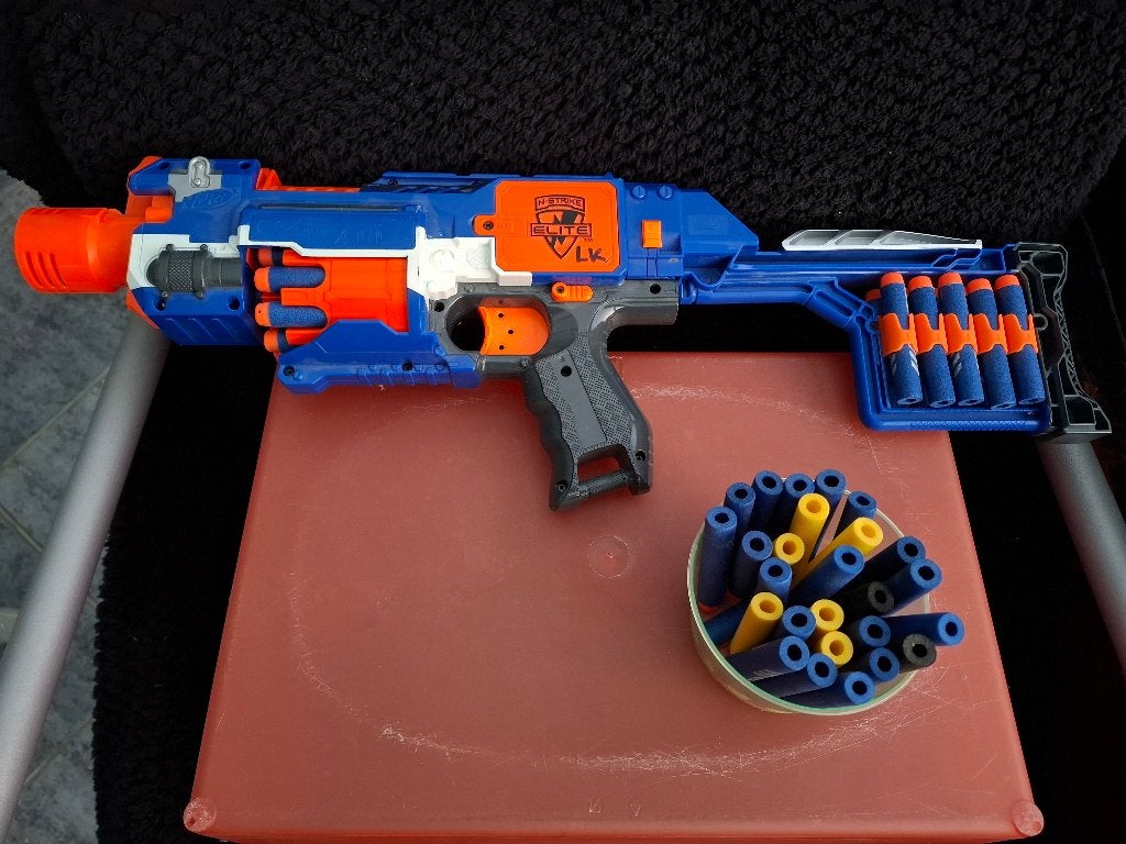 Nerf N-strike Stockade Elite blaster gun veel darts pijltjes, Kinderen en Baby's, Speelgoed | Buiten | Actiespeelgoed, Ophalen of Verzenden