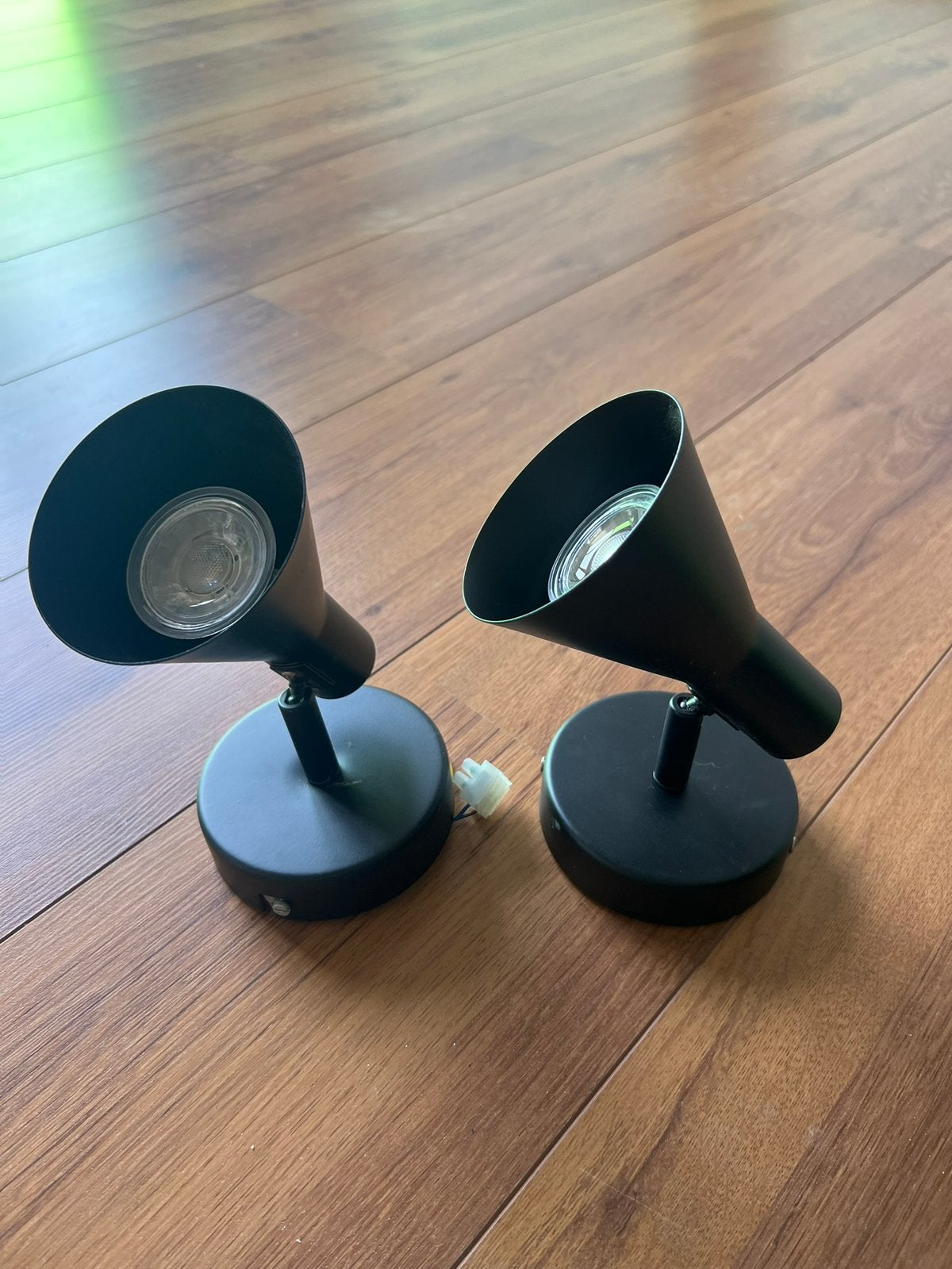 Twee zwarte spots, Ophalen of Verzenden, Gebruikt, Metaal of Aluminium, Plafondspot of Wandspot