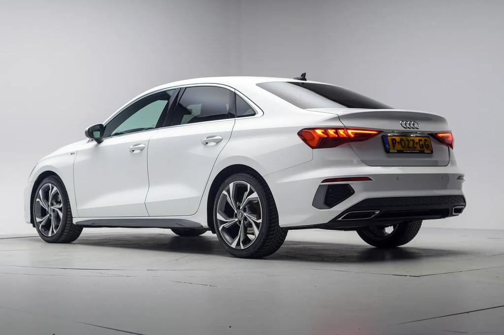 Audi A3 30 TFSI S Line edition Aut. [ Adapt.cruise Full LED, Auto's, Audi, Automaat, Gebruikt, Adaptive Cruise Control, Wit