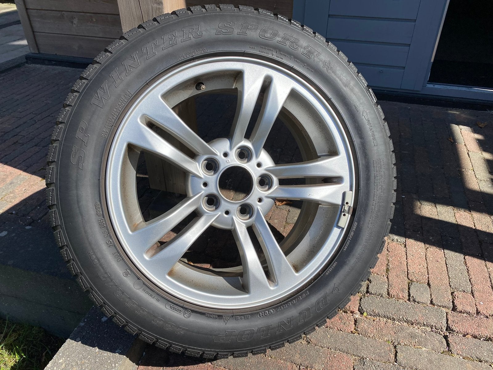 Foto 5 van Set winderbanden op velg BMW X3, incl  sneeuwkettingen