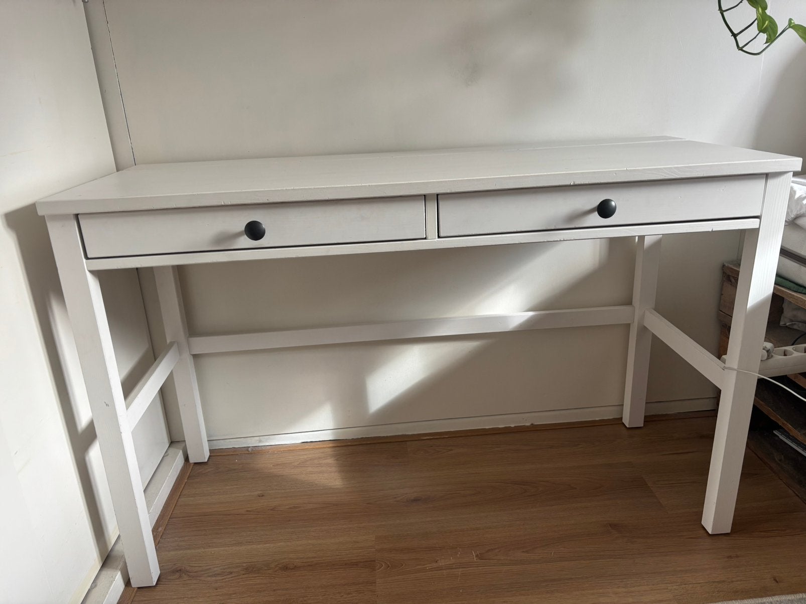 Bureau HEMNES Ikea, Ophalen, Gebruikt, 100 tot 150 cm, 25 tot 50 cm