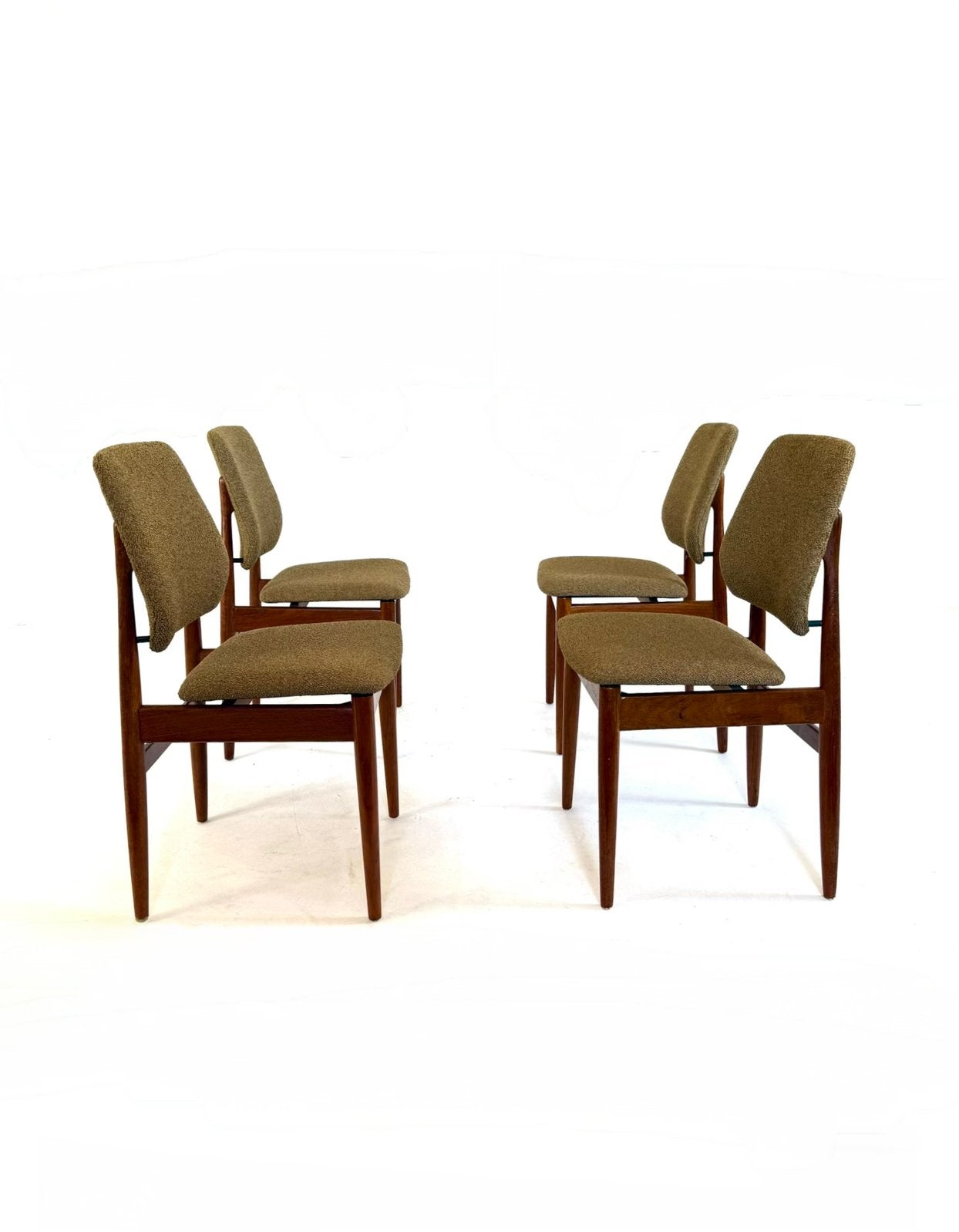 4x gerestaureerde teakhouten eetkamerstoel, Casala ‘60, Huis en Inrichting, Stoelen, Casala, Zo goed als nieuw, Vier, Casala