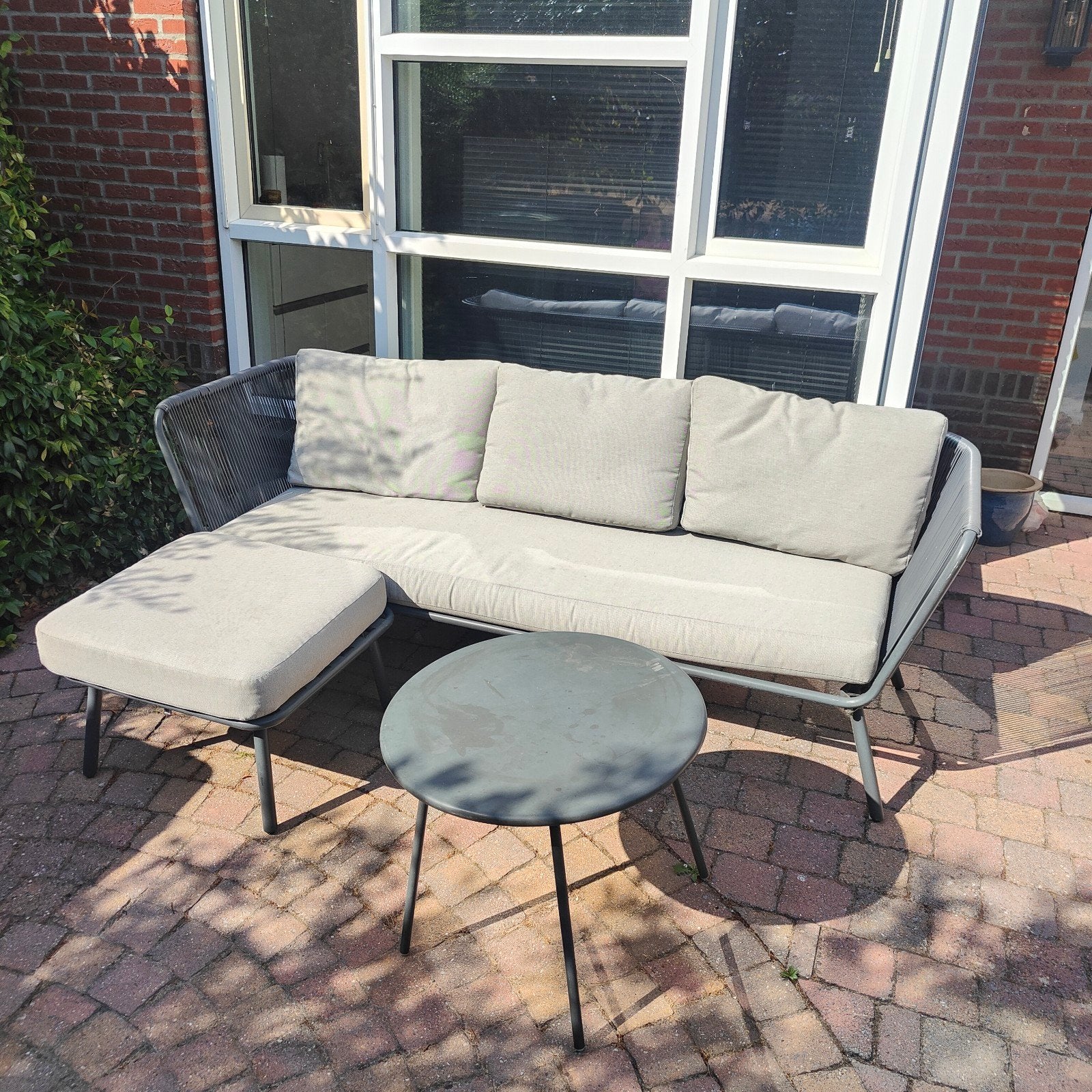 Loungebank met hocker en bijzettafel, Ophalen, Overige materialen, Gebruikt, 3 zitplaatsen