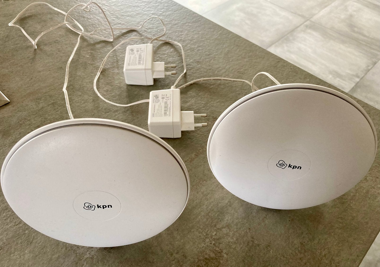 KPN SuperWifi punten (2 stuks), Ophalen of Verzenden, Zo goed als nieuw, Router