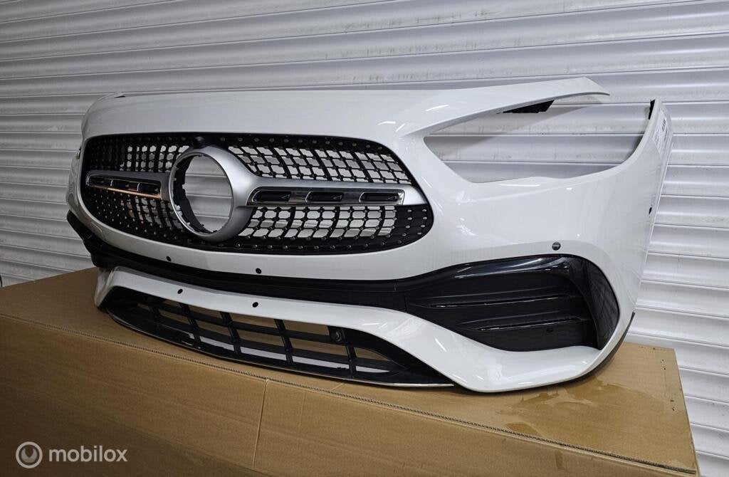 Mercedes GLA bumper AMG-line H247 ('20->) A2478804606, Gebruikt, Voor, Mercedes-Benz, Ophalen of Verzenden