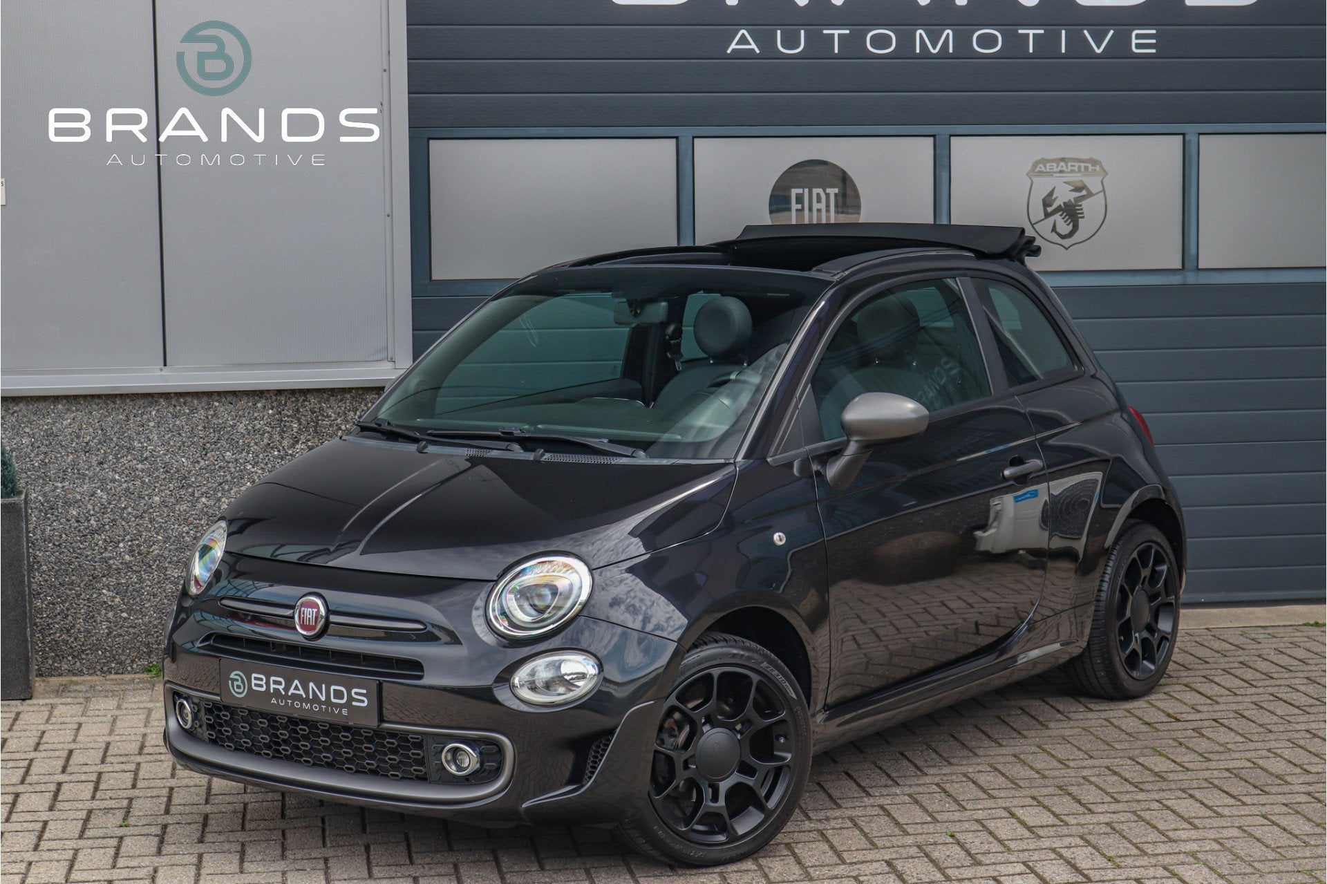 Fiat 500C 1.2 S Navi Carplay Airco Black on black PDC, Auto's, Voorwielaandrijving, Dealer onderhouden, Gebruikt, 4 cilinders