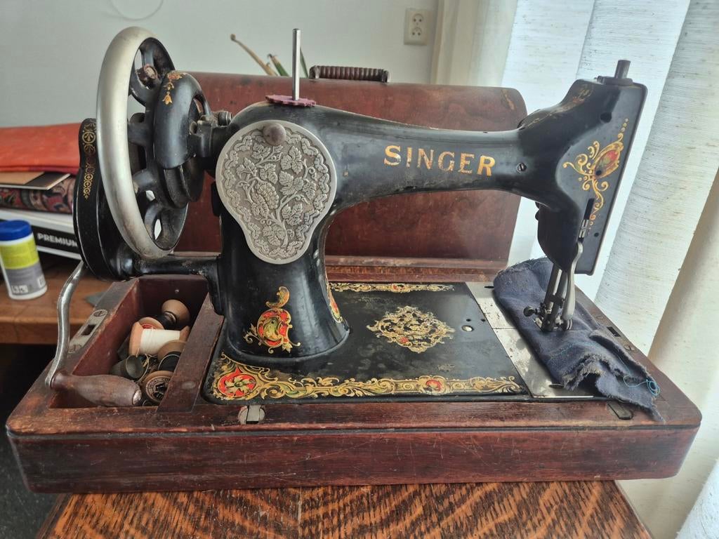 Antieke Singer Naaimachine met Houten Koffer, Ophalen