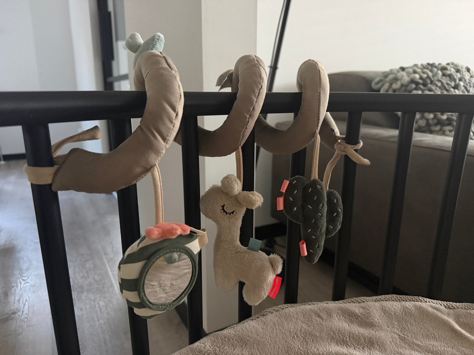 Done by deer, Ophalen, Zo goed als nieuw