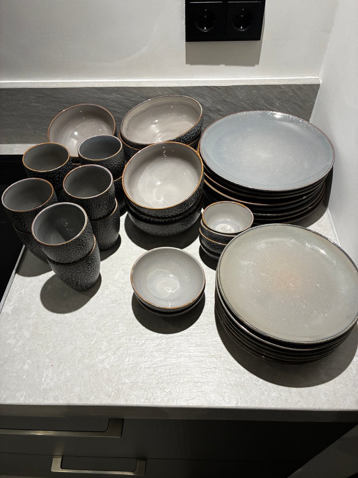 Servies Herman den Blijker - Lichtgrijs (40-delig), Ophalen, Gebruikt, Overige merken, Keramiek