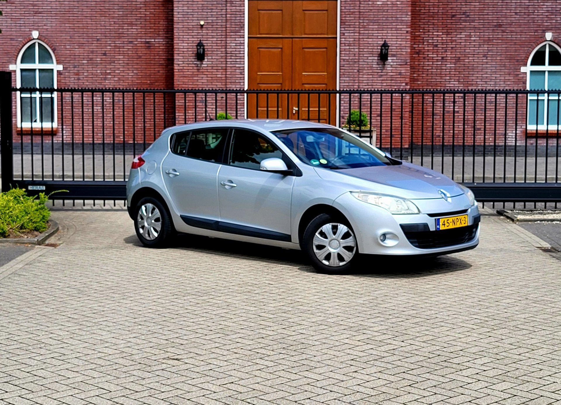 Renault Mégane 1.6 Expression / Airco / Navi / Dealer onder, Voorwielaandrijving, Euro 5, Gebruikt, 4 cilinders