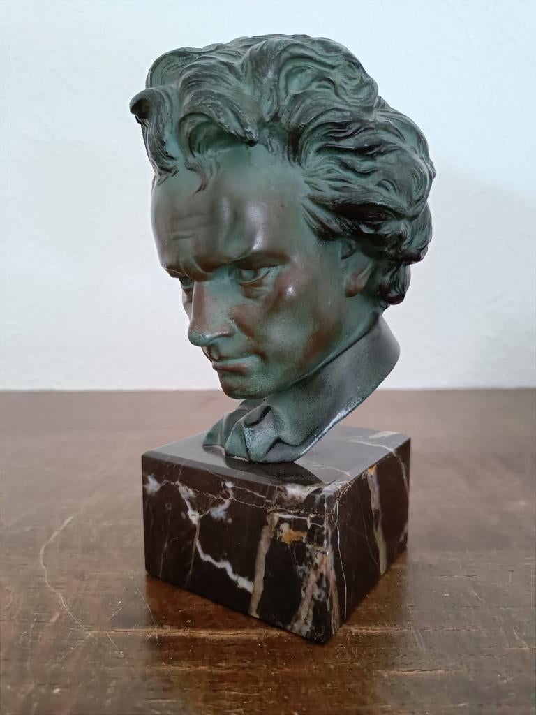 Bronzen buste van Ludwig van Beethoven op marmer, Buste, Gepatineerd, Ophalen of Verzenden, Brons