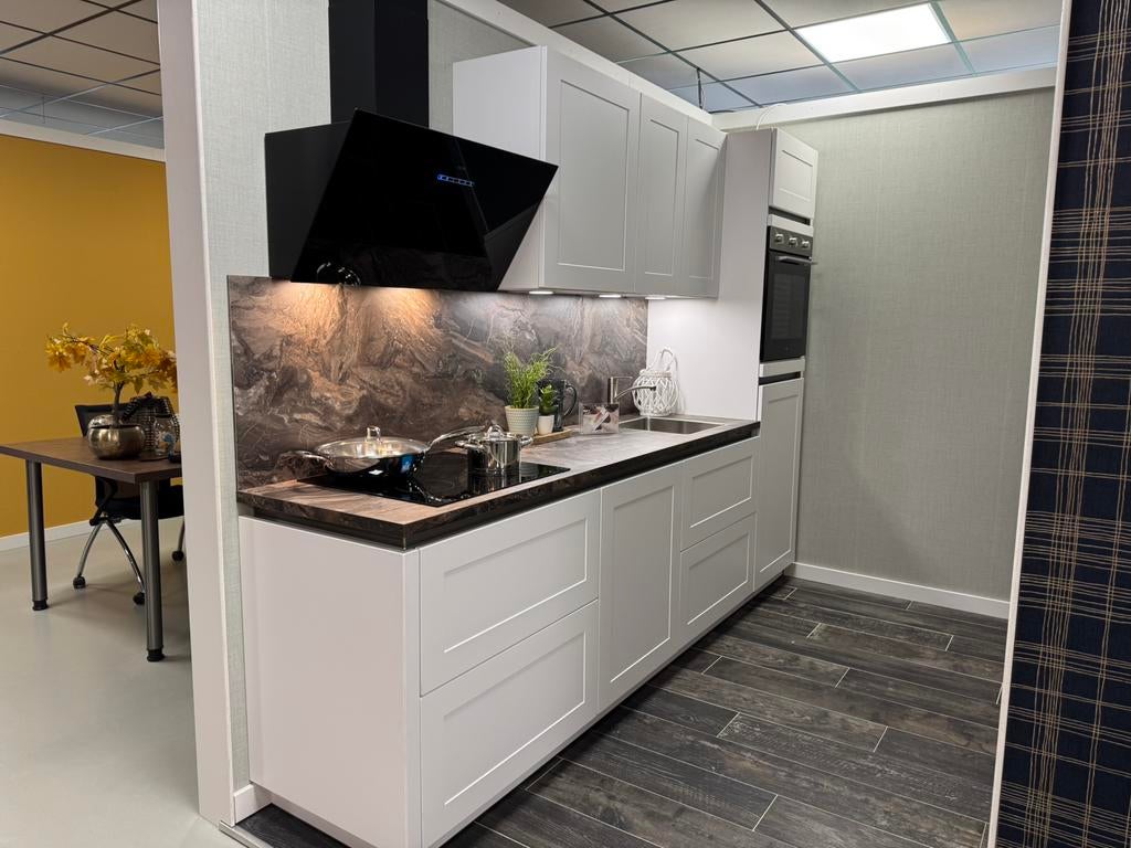 Showroom keuken, Huis en Inrichting, Keuken | Complete keukens, Nieuw, Overige typen, Wit, Ophalen
