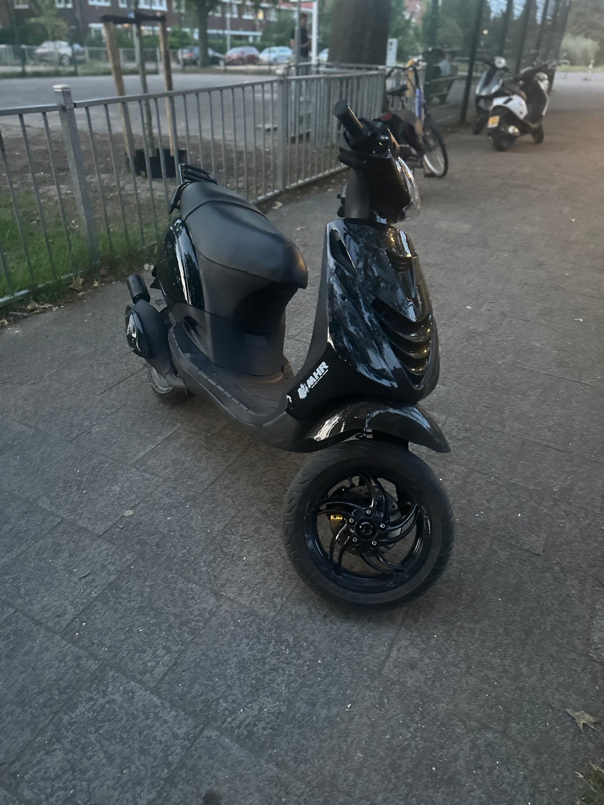 Piaggio zip 2 takt 50cc brom, Ophalen, Piaggio, Zo goed als nieuw, Benzine