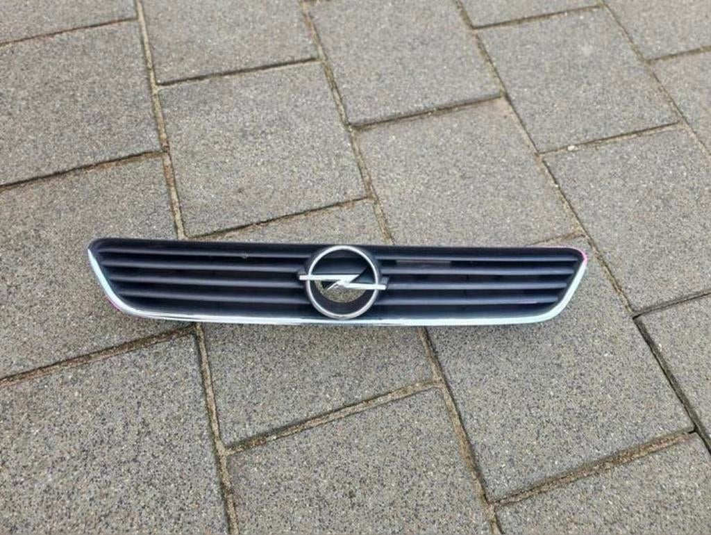 Grill Opel Astra G, Gebruikt, Voor, Opel, Ophalen of Verzenden