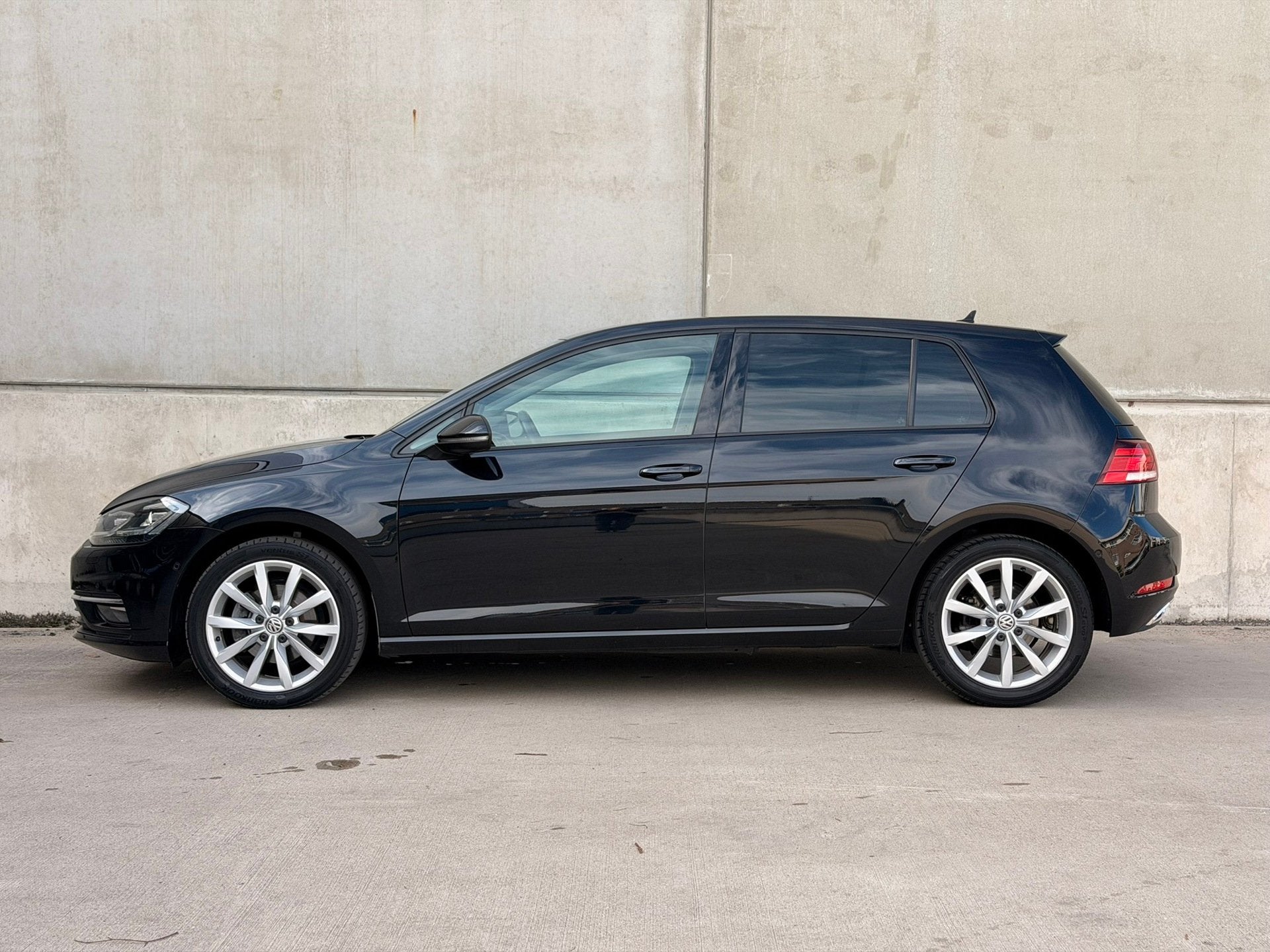 Volkswagen Golf 1.5 TSI Highline DSG Virtual Dynaudio CarPla, Auto's, 4 cilinders, 150 pk, Alcantara, Zwart
