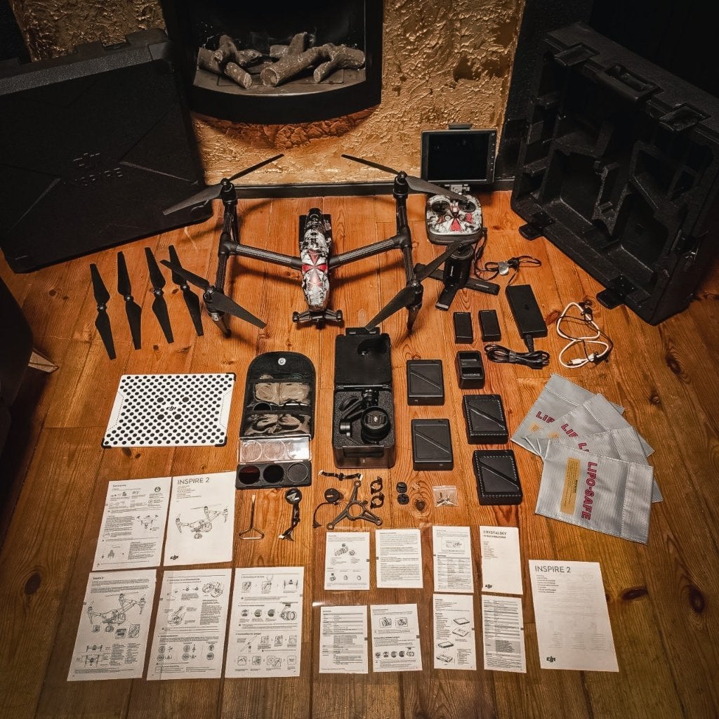 DJI Inspire 2 + Zenmuse X5S, CrystalSky Ultra, Comp prof set, 5 tot 10 kilometer, Ophalen of Verzenden, Zo goed als nieuw, DJI