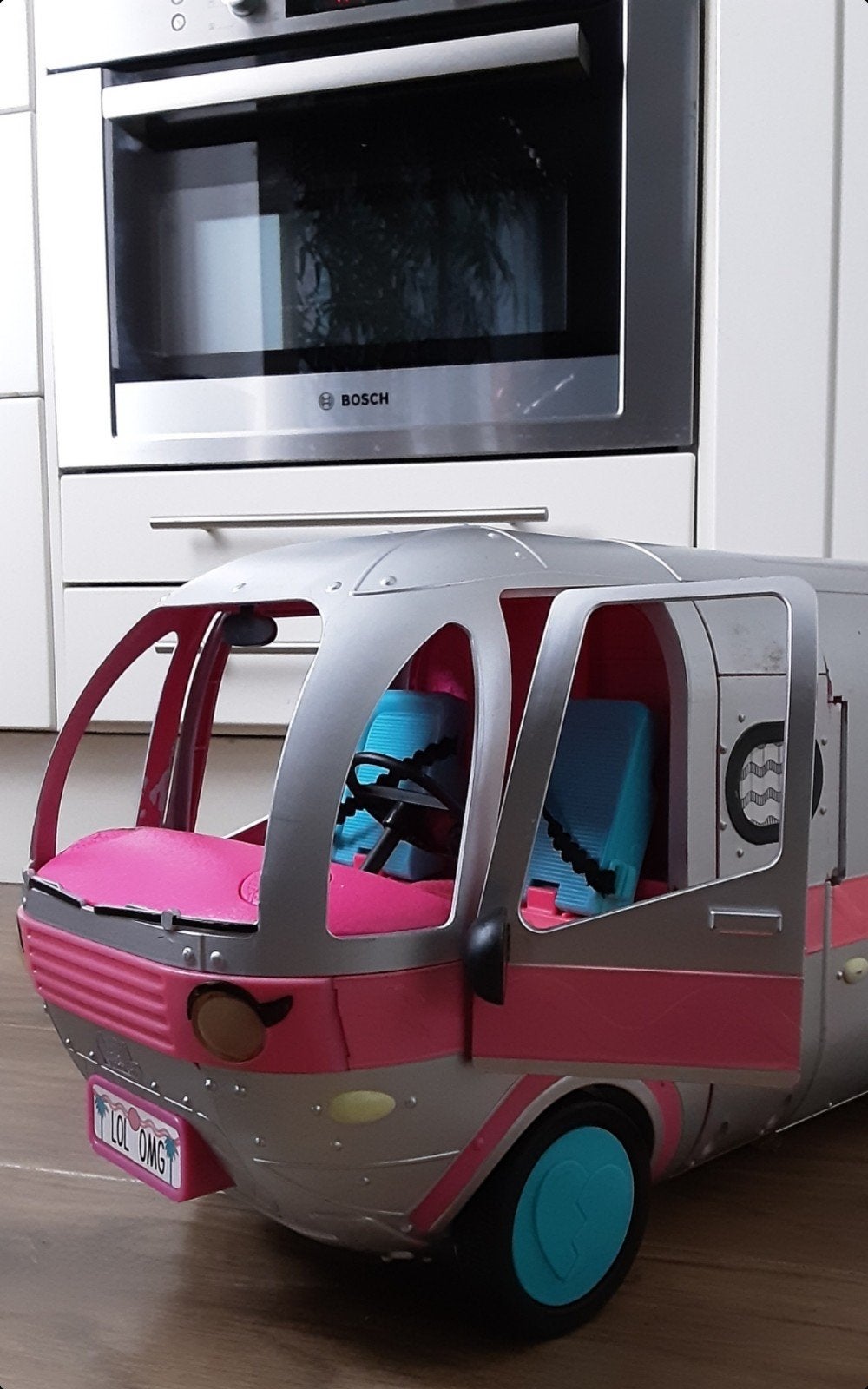 OMG Glamper 4 in 1 bus camper L O L, Ophalen of Verzenden