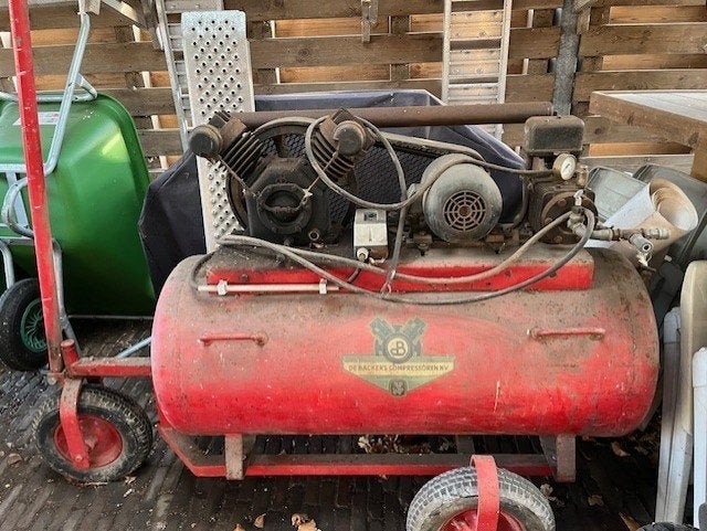 compressor, Doe-het-zelf en Verbouw, Compressors, 100 liter of meer, Ophalen, Gebruikt, Minder dan 200 liter/min