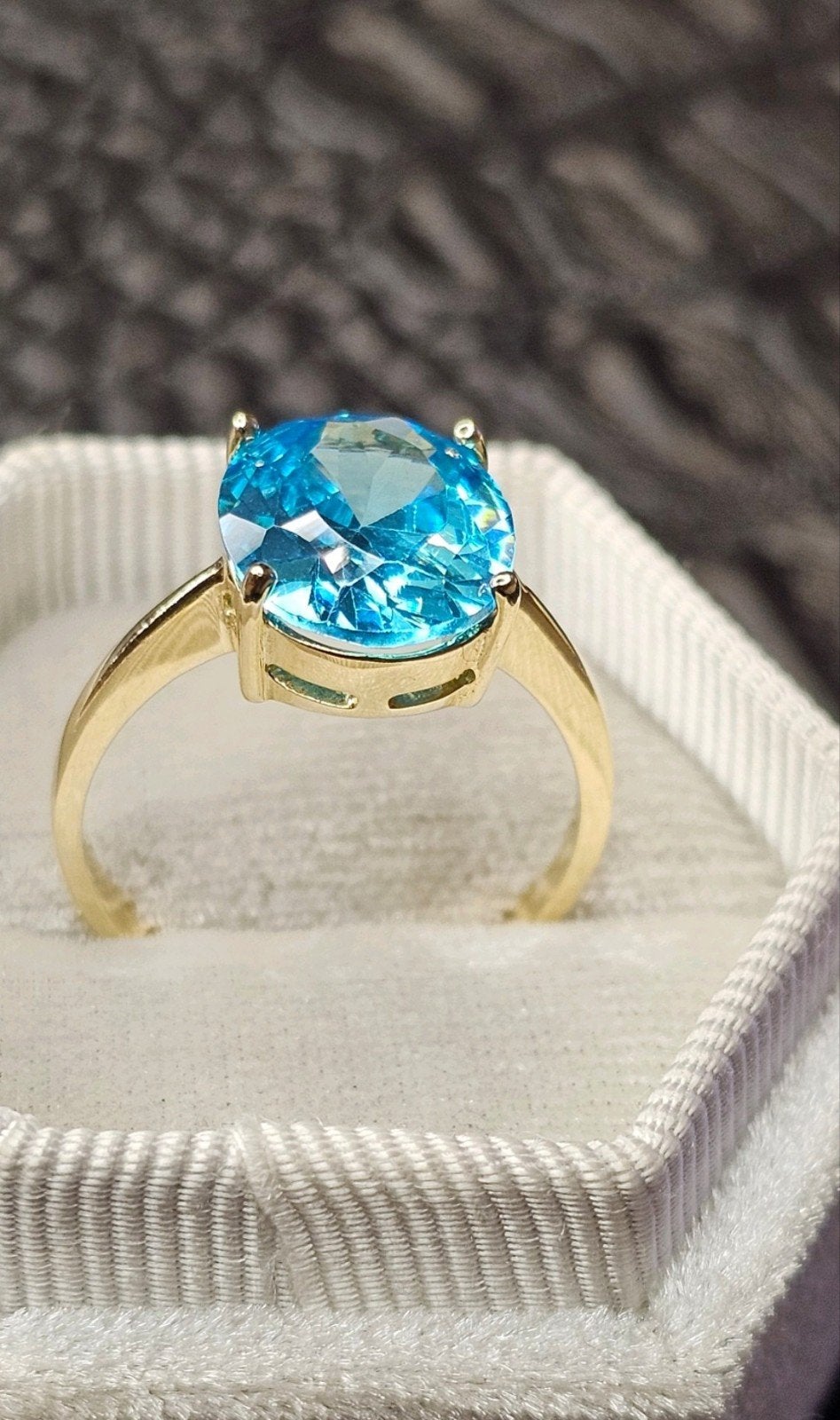 Mooie aquamarijn steen 14k gouden ring, Nieuw, Ophalen of Verzenden, 17 tot 18, Dame