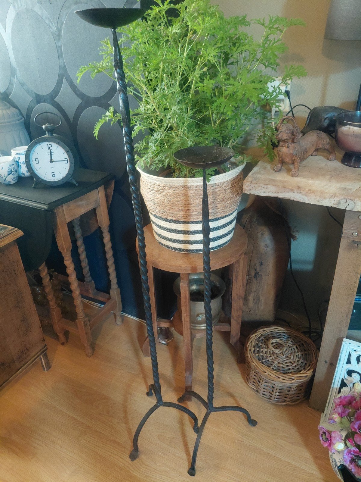 Grote metalen ijzeren kandelaars 1 meter 25 en 97 cm, Ophalen