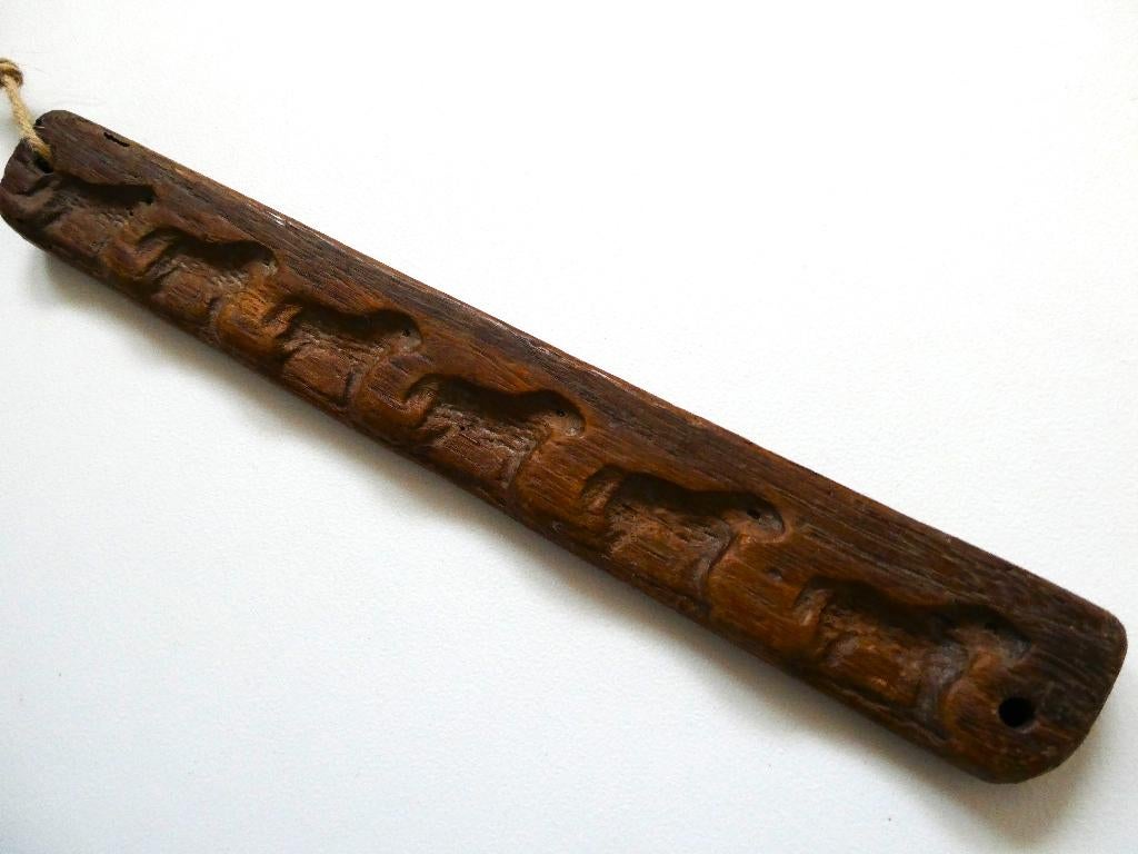 Hout gesneden suikerplankje lammetje suikerbeestjes schaap, Antiek en Kunst, Houtsnijwerk, Ophalen of Verzenden, Handgemaakt, 20 - 50 cm