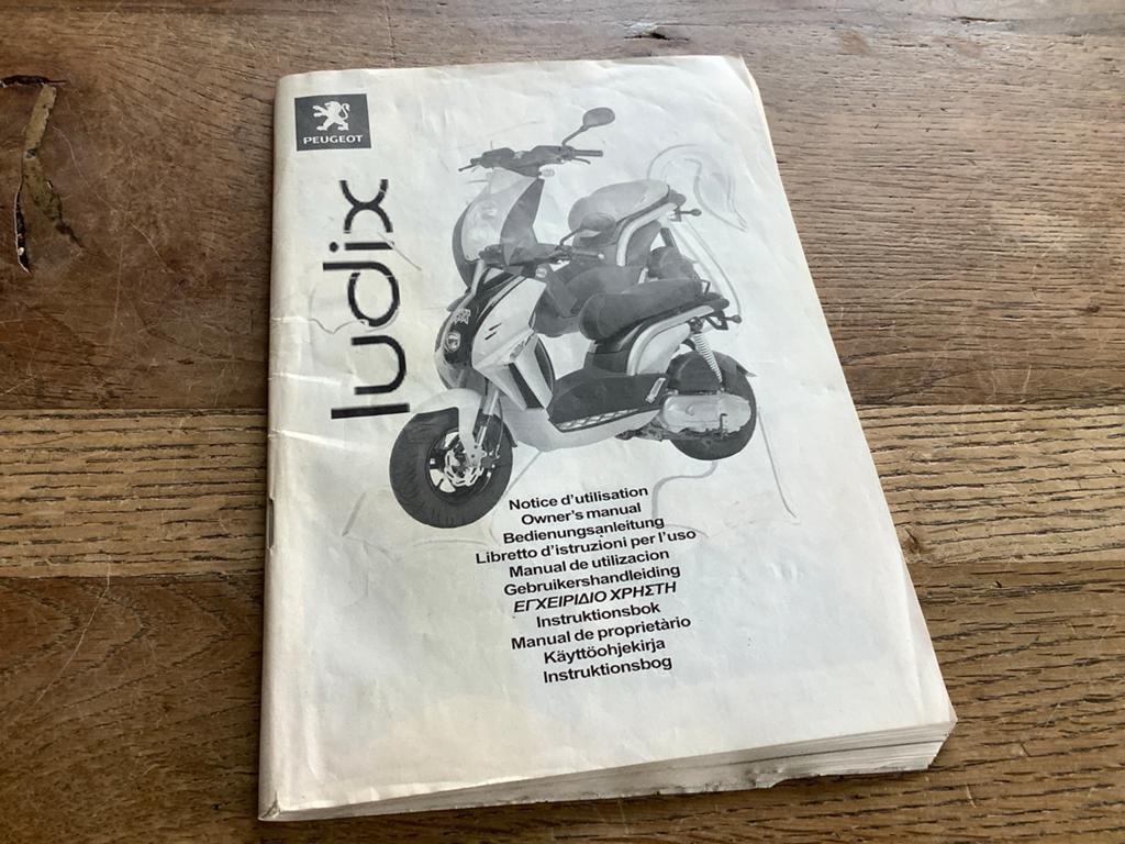 Peugeot Ludix Gebruikershandleiding Scooter., Verzenden
