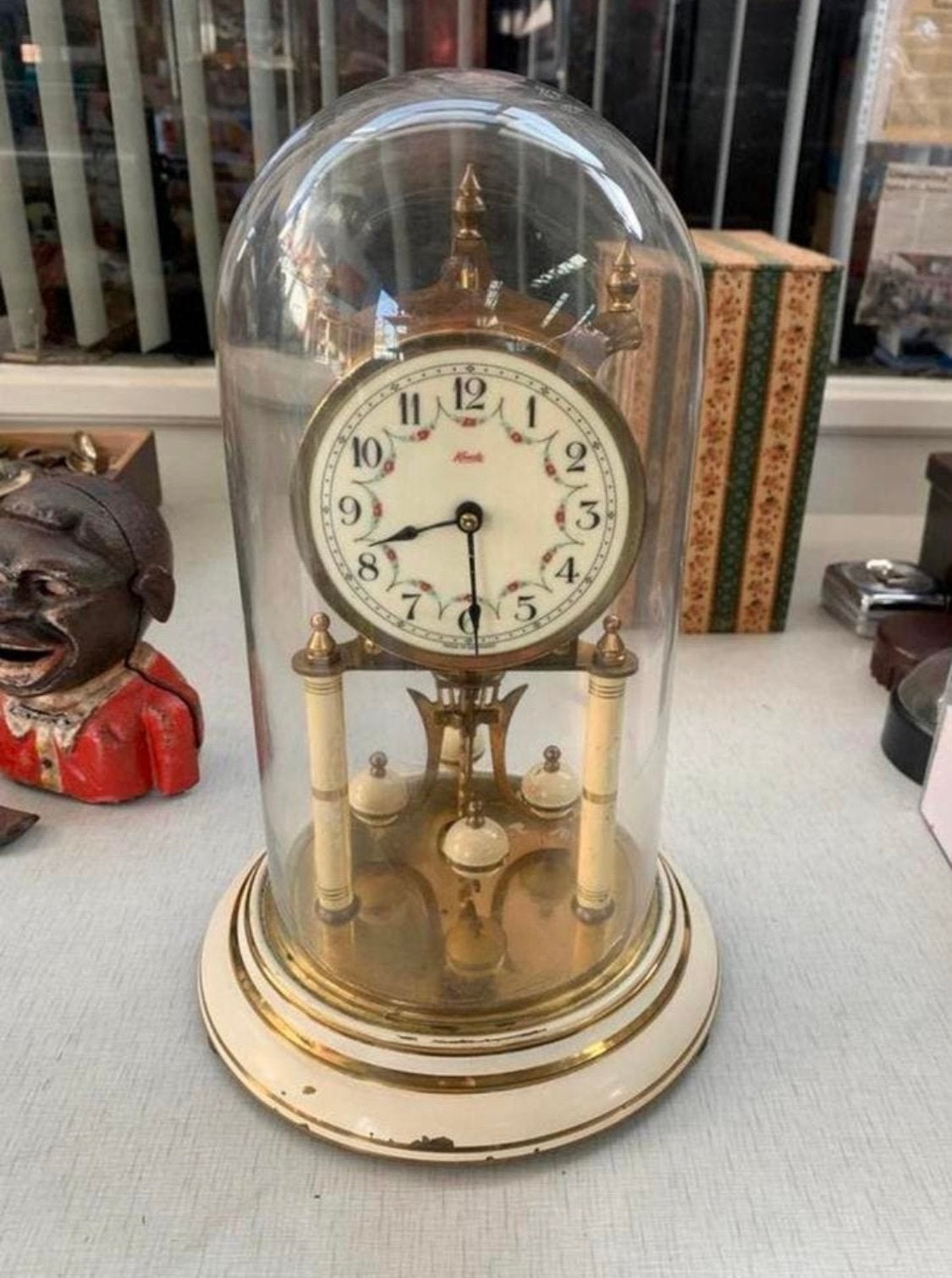 Klok mooie oude stolp klok pendule glazen stolp klok, Antiek en Kunst, Antiek | Klokken, Ophalen of Verzenden