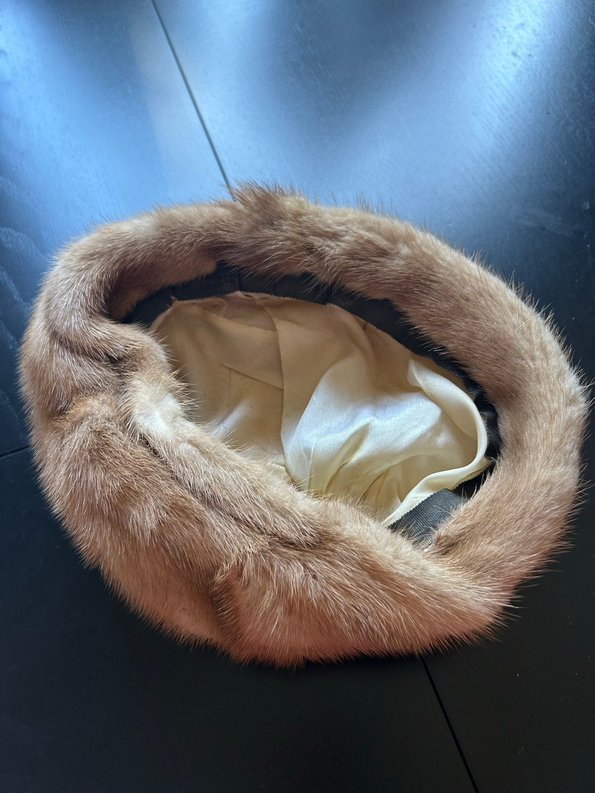 Vintage nertsen hoed - Elegante bontmuts, Ophalen of Verzenden, Zo goed als nieuw, One size fits all, Hoed