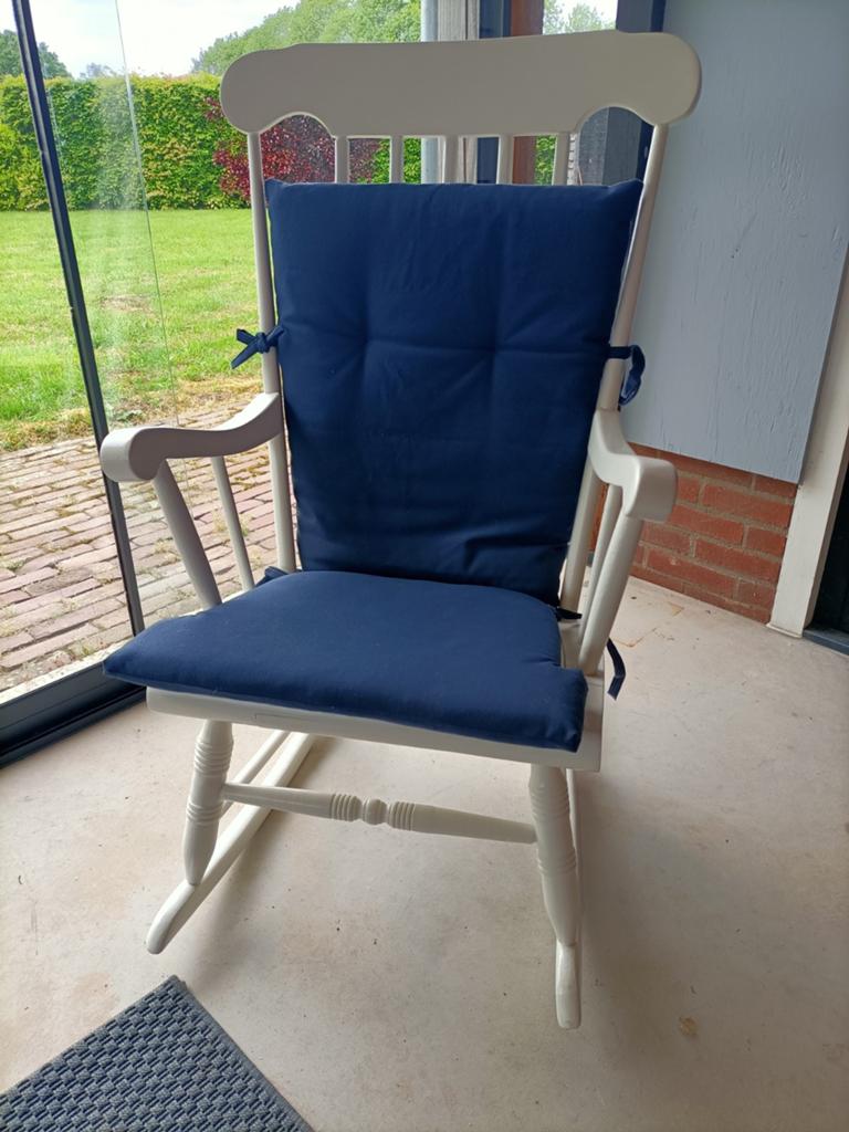 Houten schommelstoel, Ophalen of Verzenden, Zo goed als nieuw, Bruin, Eén