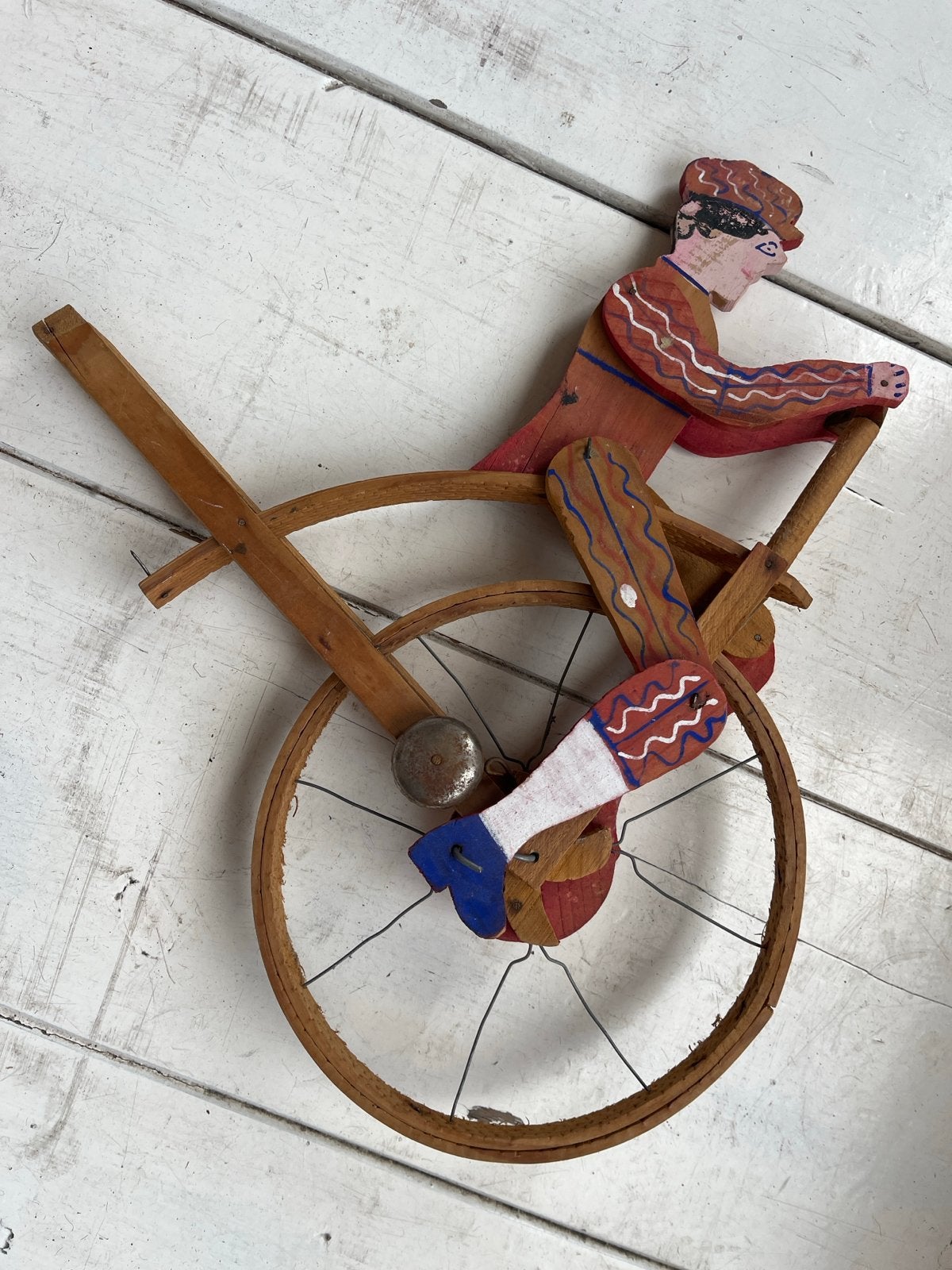 Vintage houten duwstok speelgoed - fietsende man, Antiek en Kunst, Ophalen of Verzenden