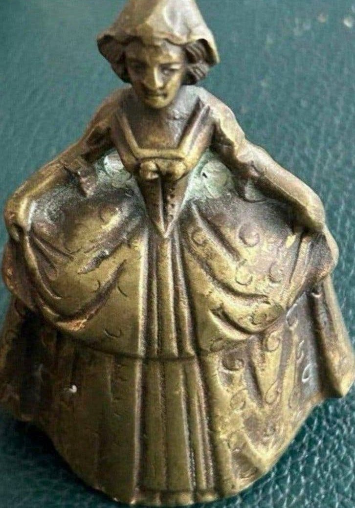 Antieke bronzen bel: Renaissancevrouw in juk, helder geluid, Ophalen of Verzenden