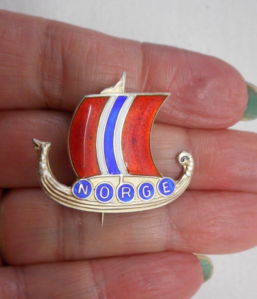 Zilveren Noorse broche vikking schip met emaillen nr.584, Verzenden, Minder dan 4 cm, Zo goed als nieuw, Zilver