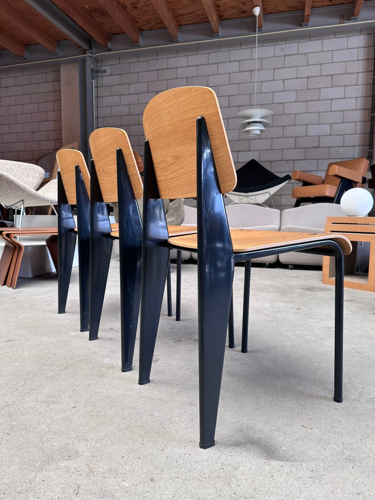 Vitra Standard Chair, Jean Prouvé (voorraad: 6), Huis en Inrichting, Gebruikt, Overige kleuren, -, -